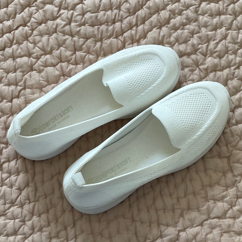 Lightweight Slip on Walking Shoes White